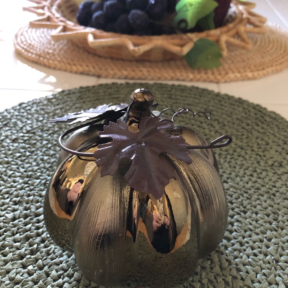 NWOT Molded Pumpkin - Gives Metal Appearance - Picture 2 of 3